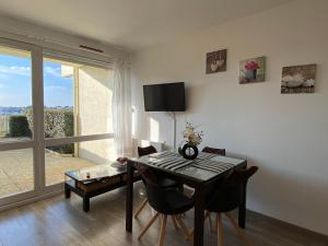 REF 086 Appartement T2 avec terrasse résidence avec piscine