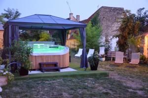 Maisons de vacances Maison de 3 chambres avec jacuzzi jardin clos et wifi a Le Blanc : photos des chambres