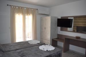 Polykratis Rooms Skiathos Greece