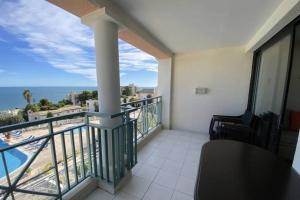 C021 Lumineux appartement avec Terrasse et Piscine