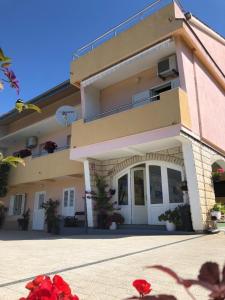 Apartmani Nevena 