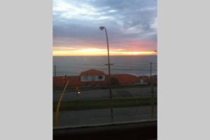 Mar del Plata frente al mar Biblioteca