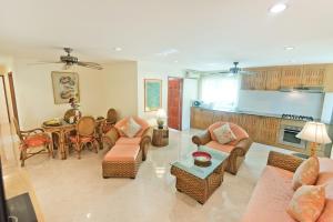 BUTTERFLY GARDEN BOUTIQUE RESIDENCES by Frasier, A Lifestyle Destination Apt and Villas 1 to 3 Bedroom units, 2 Full Bathrooms, Rain shower, Spa bath, Complete kitchen, Staff 24-7,Fast fiber optic WIFI, 55" SMART TVs, Free BBQ,