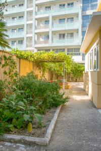 Garden House Elli beach 2 min