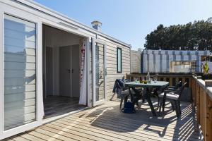Campings Mobil home residentielle N° 74 Le Fenouiller saint gilles croix de vie : photos des chambres