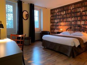 Hotels AUBERGE DU PORCHE : photos des chambres