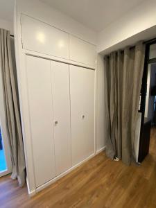 Appartements HOME SWEET HOME 2 pieces 42 m2 Chambre, salon, cuisine, grande terrasse, parking proche centre ville et mer : photos des chambres