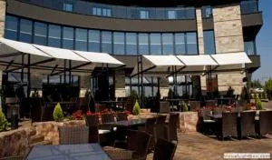 费斯酒店 - Vladaya