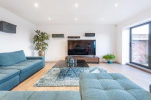 Lincoln 4-Beds Sleeps 13 Hot Tub & Pet Friendly