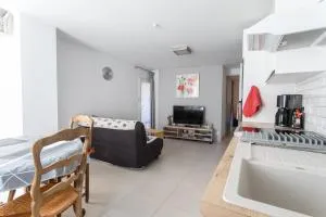 L'écureuil dans La vieille maison centre ville d'Embrun - 莱索尔