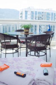 QUARTO EM CONDOMINIO DE LUXO NA BARRA DA TIJUCA