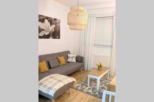 Comfy Cardiff Bay Budget Stay with Small Garden 15 mins Walk to Cardiff Bay