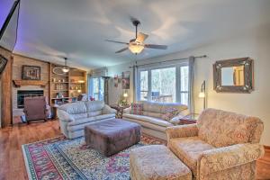 Less Than 1 Mi to Lake Hot Springs Village Escape with Deck