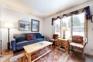 Four Bedroom House room in 513 Cache