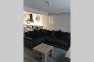 3 Story House near Bike park Wales & zip world - Mountain Ash