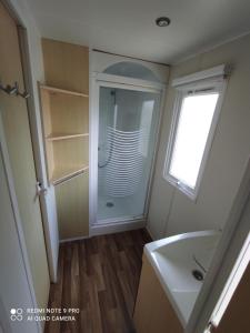 Maisons de vacances Mobil home 5-6 personnes - climatise : photos des chambres