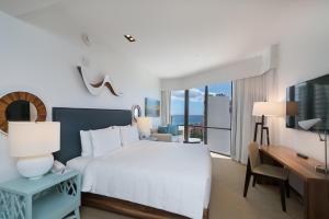 King Room with Ocean View room in Hyatt Centric Waikiki Beach