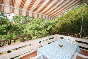 One-Bedroom Apartment with Terrace and Sea View room in Apartments with a parking space Novalja Pag - 6491