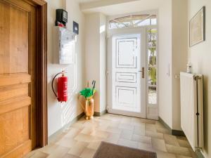 Pretty Farmhouse in Houffalize with Courtyard