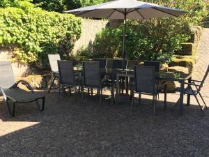 Maisons de vacances Authentic chalet with terrace in Harreberg : photos des chambres