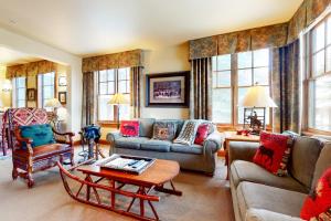 Three Bedroom Apartment room in 535 Snow King Loop