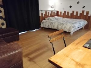 Etage à la ferme avec piscine intérieure privative, selon date
