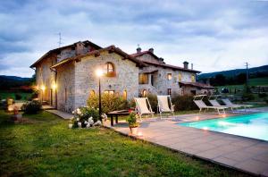 VILLA CASE DARNO Tuscany, cool dreams in the uncontaminated nature, pool, pets allowed