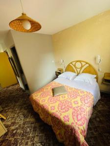 Hotels A La Porte Saint Jean : Petite Chambre Double