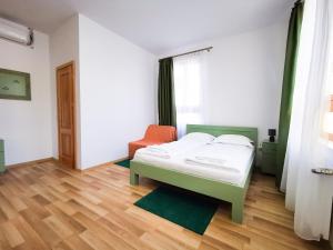 Deluxe Double Room (2 Adults + 1 Child) room in Casa Geppetto