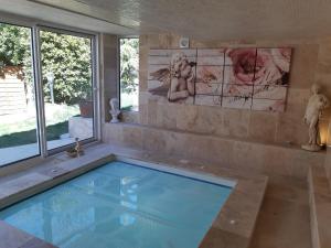 Villas VILLA LA LICORNE Piscine privee, Jacuzzi, Massages, Tennis, Golf a 11km : photos des chambres