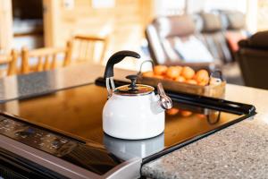 Family Friendly ~ Hocking Hills Cabin ~ Close to Caves, wWifi