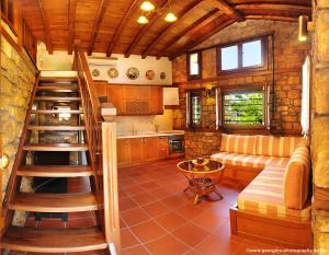 Kamares House Apartments & Studios