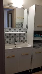 Appartements Charmant T2 pieds dans l'eau tout confort climatise classe 2 etoiles tarif promotionnel pour curistes : photos des chambres