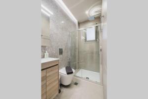 Peris 5 with Yard steps to Bus St & Old Town