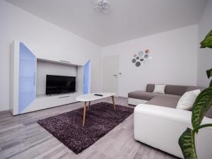 Avantgarden King Apart