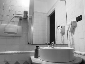 Albergo Delle Regioni, Barberini - Fontana di Trevi