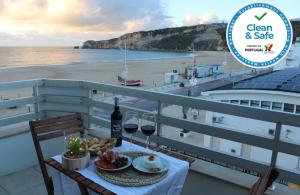 Beachfront Apartment Nazaré