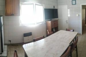 Casa amplia y céntrica para 2-6 personas. Cochera.