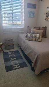 Departamento Laguna Bahia, Algarrobo