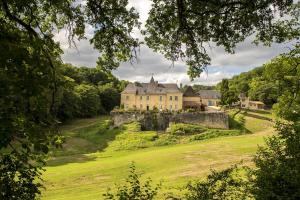 Maisons de vacances Maison d'une chambre avec vue sur le lac piscine partagee et jardin amenage a La Bachellerie : photos des chambres