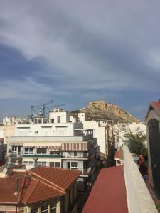 ÁTICO CÉNTRICO JUNTO A LA PLAYA