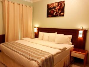 Al Ghubrah Plaza Hotel
