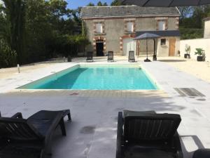 Villas Stunning Chateau on the river bank in Saint Astier : photos des chambres