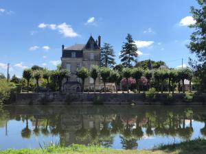 Stunning Chateau on the river bank in Saint Astier