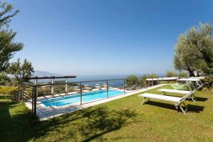 Villa con piscina privata sul mare giardini e terrazze - image 1