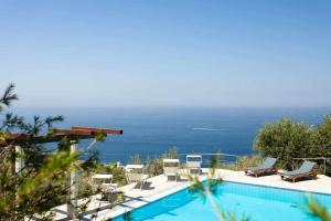 Villa con piscina privata sul mare giardini e terrazze - image 2