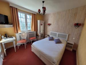 Hotels LA GRANDE BRUYERE : photos des chambres