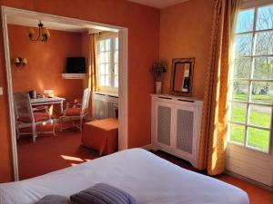 Hotels LA GRANDE BRUYERE : photos des chambres