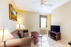 The Colonels Suites #4 and #5 - Brooklin