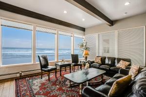 Five Bedroom House room in Castlewood By The Sea